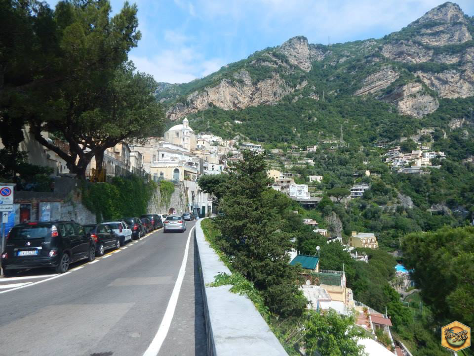 Ruta con precipicio - Italia